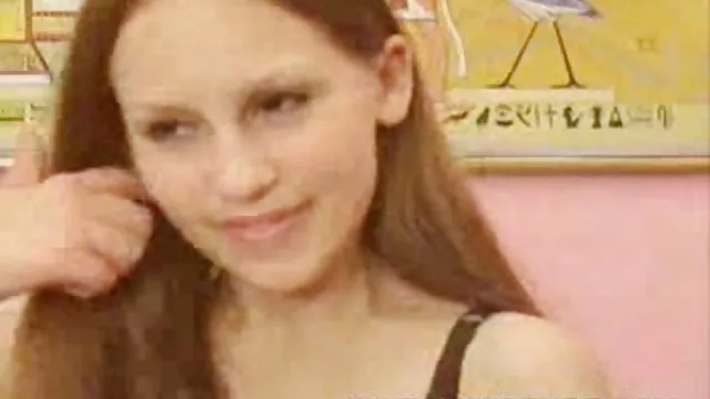 Bedste porno ingen registrering  Chick med Tårnbriller web sex dansk stimulerer varm elsker