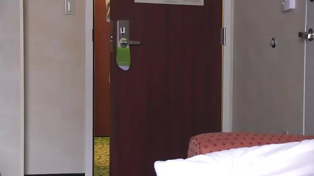 Bedste porno ingen registrering  Sætte en stor skrue i en fisse på en dansk swinger sex dame
