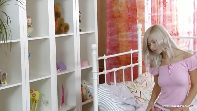 Bedste porno ingen registrering  Røv spiller to år gammel amatør sex dansk blondine